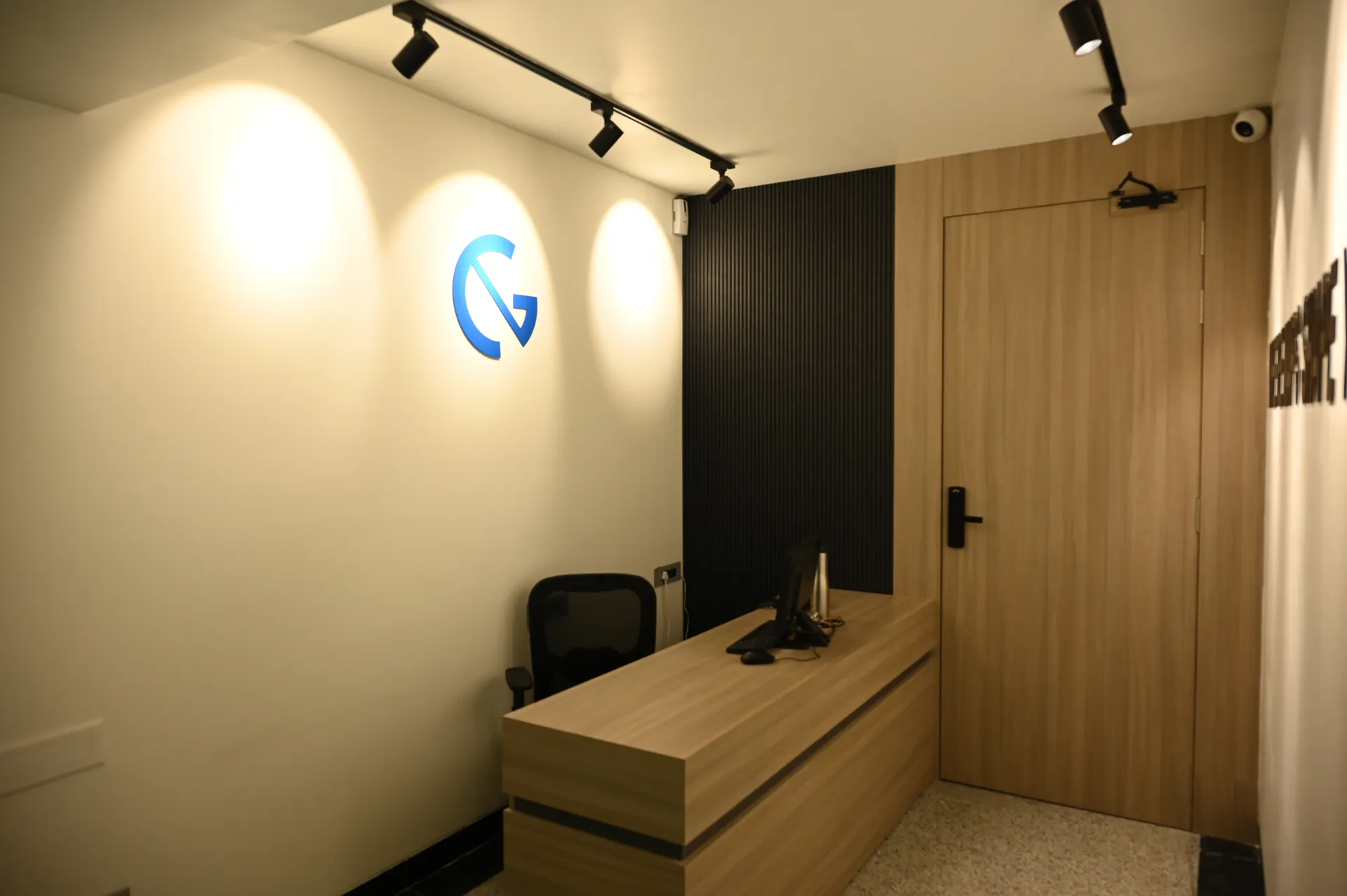 International IT Company Office — 09